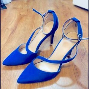 Blue Pumps (Kelly & Katie)